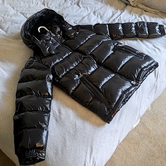 Authentic Moncler, Puffer Goose Down Fill Hood Black Mens Size 2XL or 5, Maya